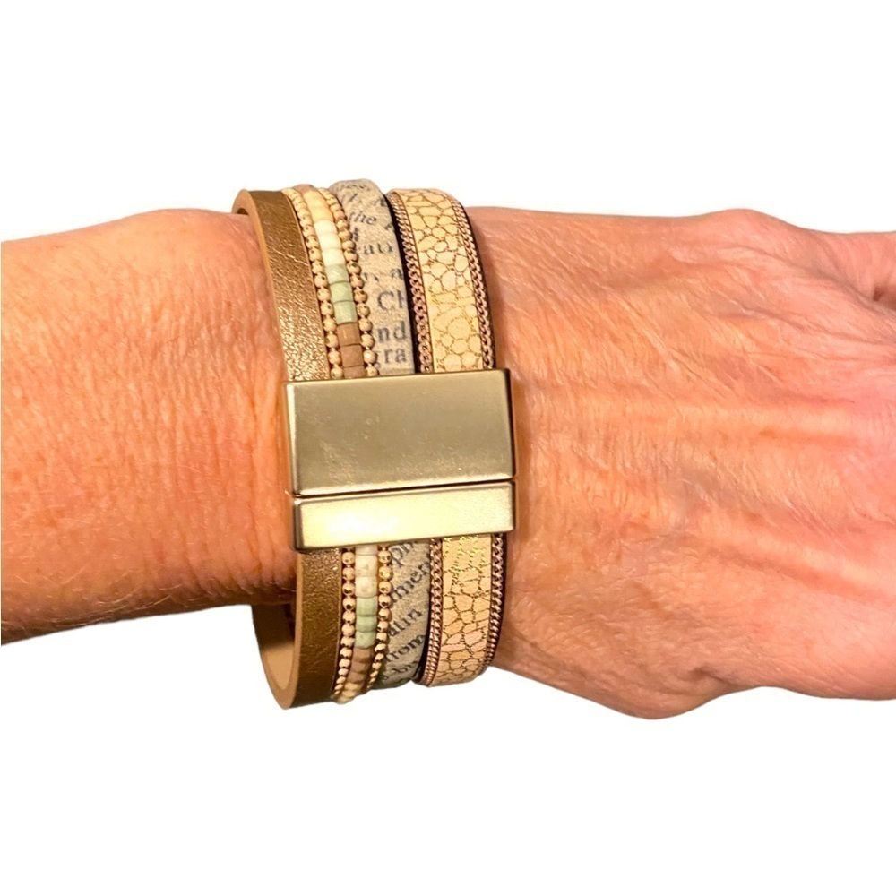 BRACELET With Magnetic Closure With Various Beads and Findings - Picture 3 of 6